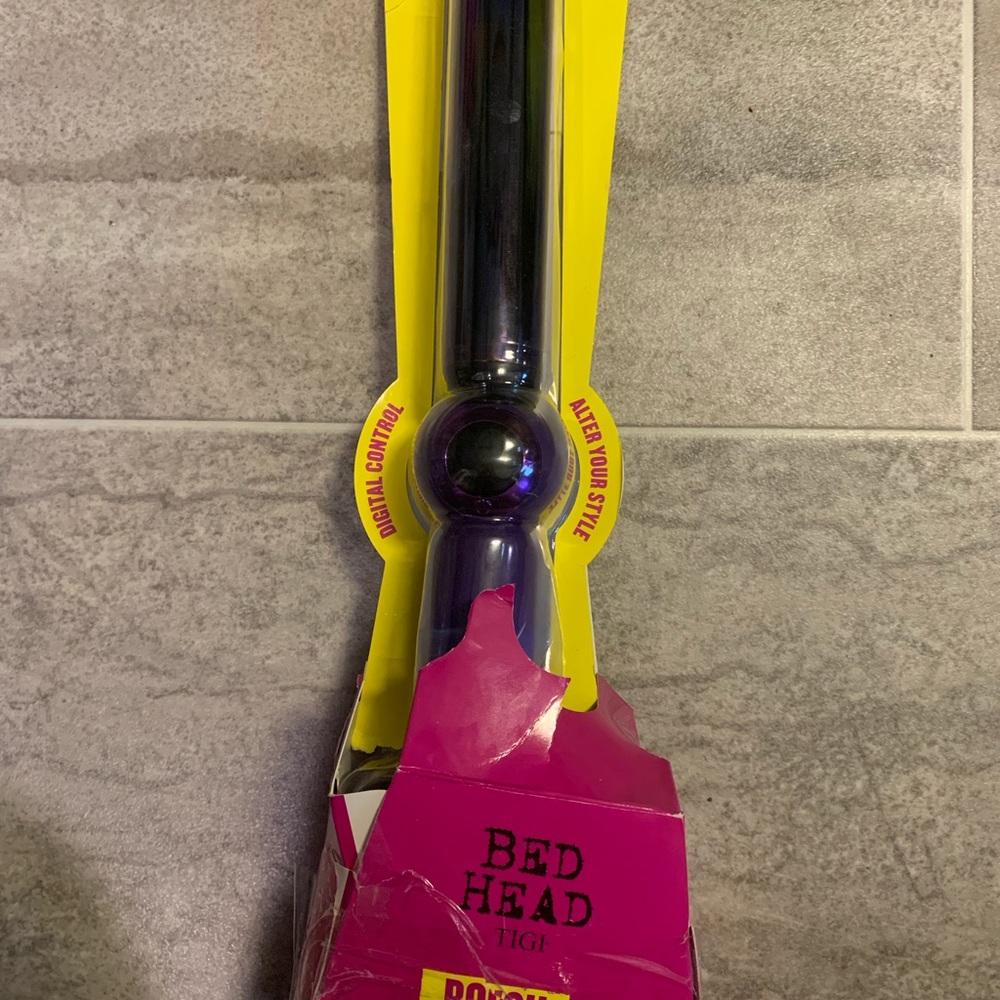 Bed head 1 1/4 curling wand